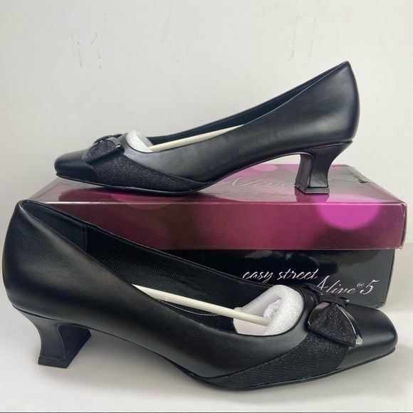 Easy Street • Rejoice Bow Pumps - Picture 4 of 14